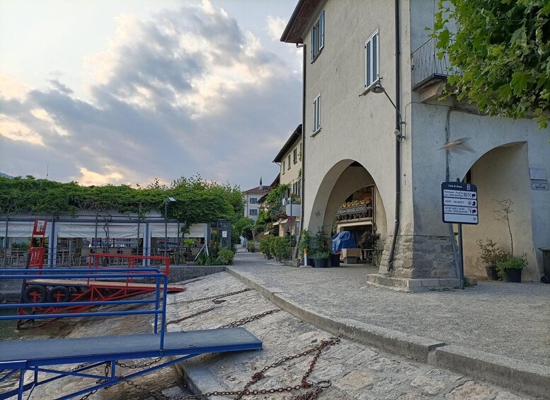Picture 9 for Activity Isole Borromee: Private Boat Service to Isola Bella e Isola Pescatori 4