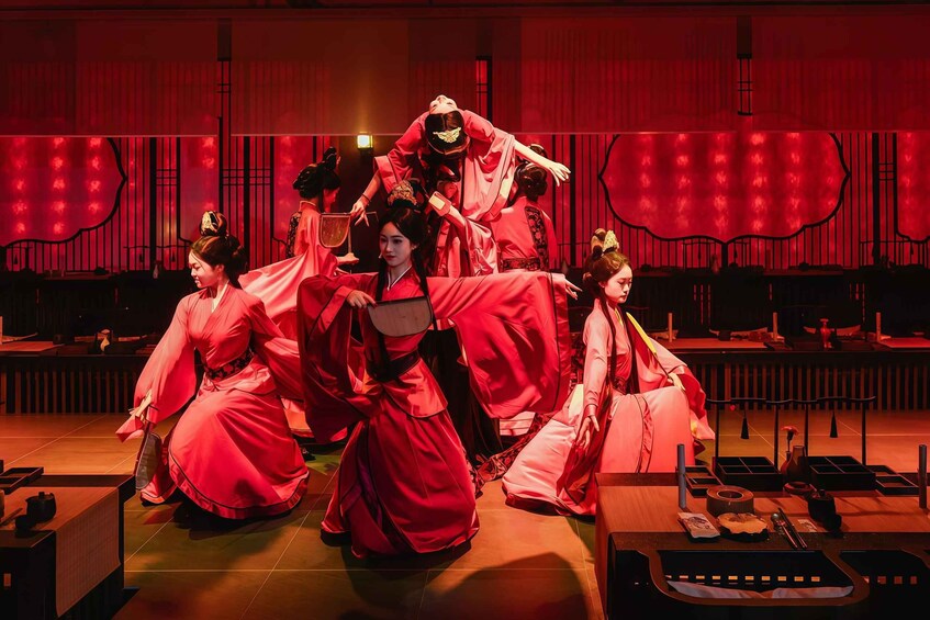 Qingdao: Lanqi Banquet Royal Feast with Show & Costume 1