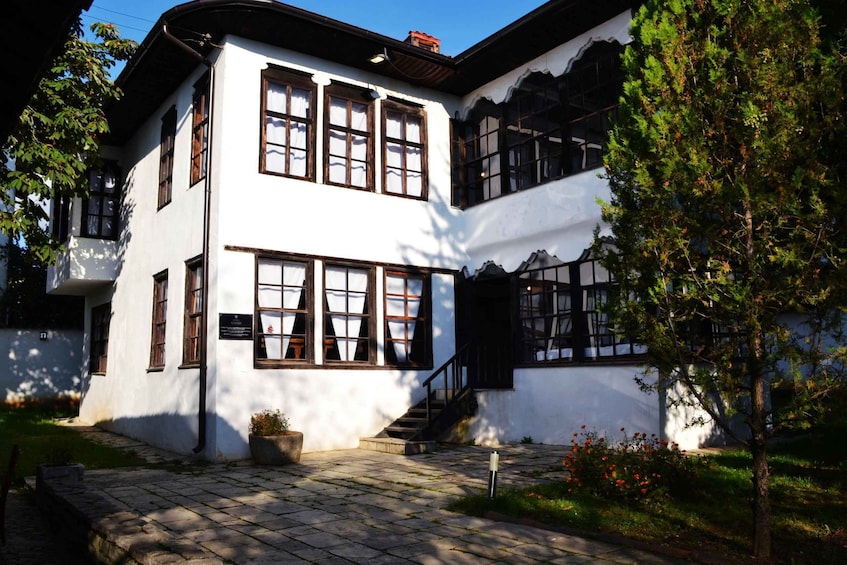 Prishtina: Guided Walking Tour with a Local 1