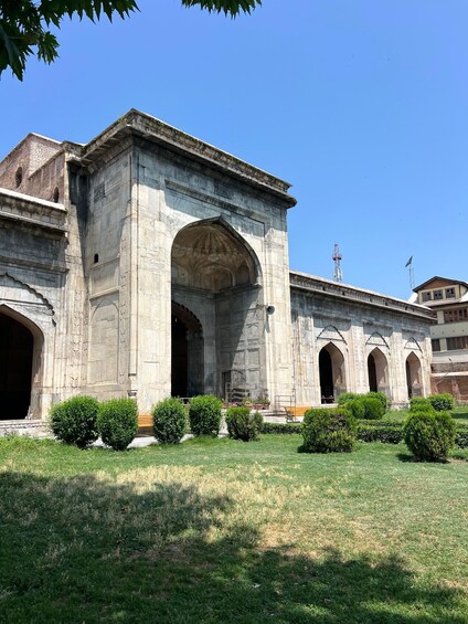 Picture 5 for Activity Srinagar Old City Heritage Walking Tour with Kahwa Tea 4