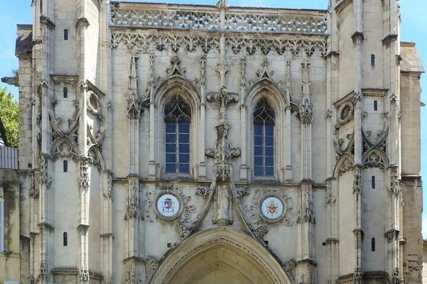 Avignon Self Guided Walking Tour Landmarks Audio and Quiz 5
