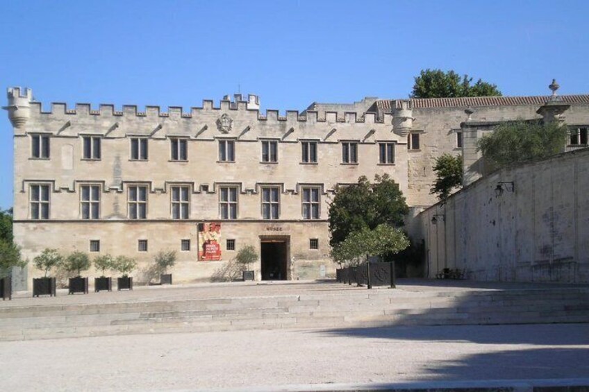 Avignon Self Guided Walking Tour Landmarks Audio and Quiz 2