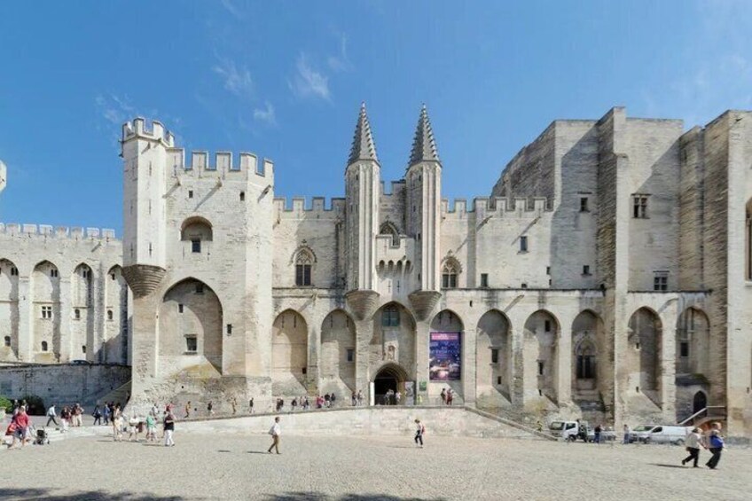 Avignon Self Guided Walking Tour Landmarks Audio and Quiz 4