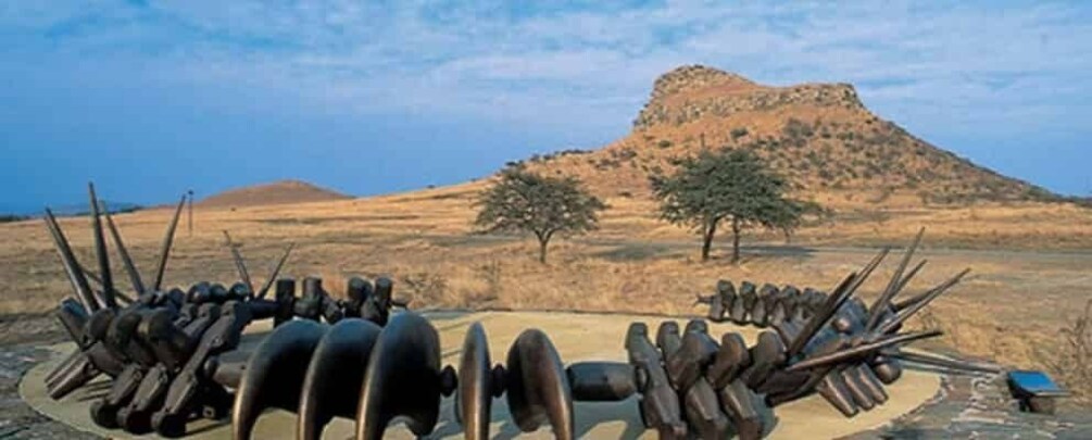 Picture 2 for Activity Full Day KwaZulu Battlefields Tour: Isandlwana-Rorke's Drift 3