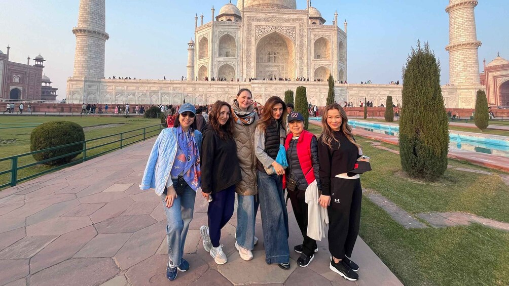 Picture 18 for Activity From Delhi: Private Taj Mahal & Agra Tour with 5* Lunch 2