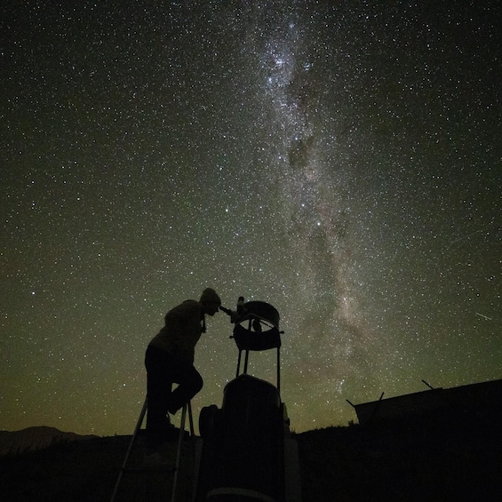 Lake Tekapo: Ultimate Stargazing Experience 1