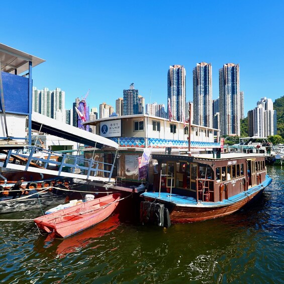 Hong Kong: Sampan Tour, Lamma Island, and Seafood Lunch 1