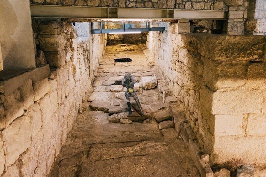 Crypts and mysteries from the basement of Cagliari 3