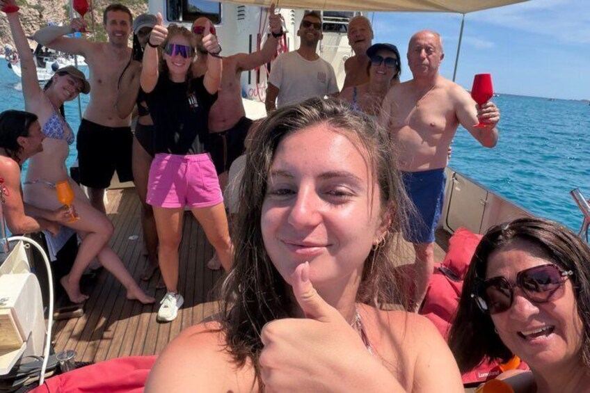 Golfo Aranci: Private Vintage Yacht Tour with Dolphins and Lunch 5