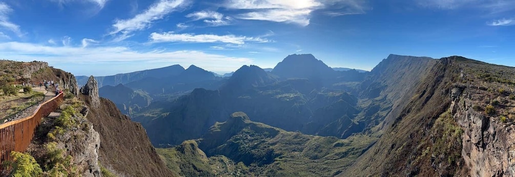 Réunion Island: Guided Grand Bénare Hike via Maïdo 1