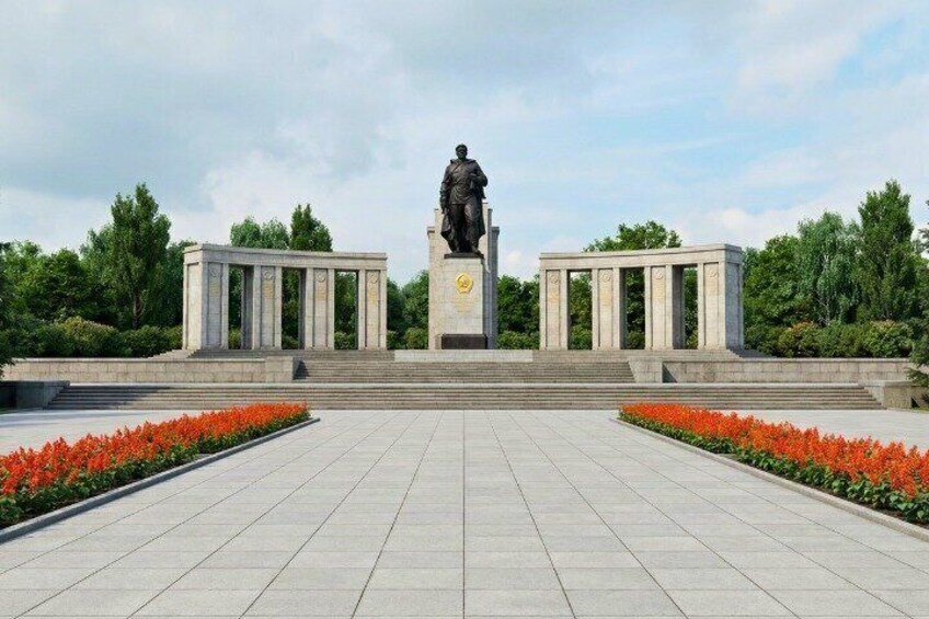 Berlin WWII and Third Reich Self Guided Walking Tour with an APP 2