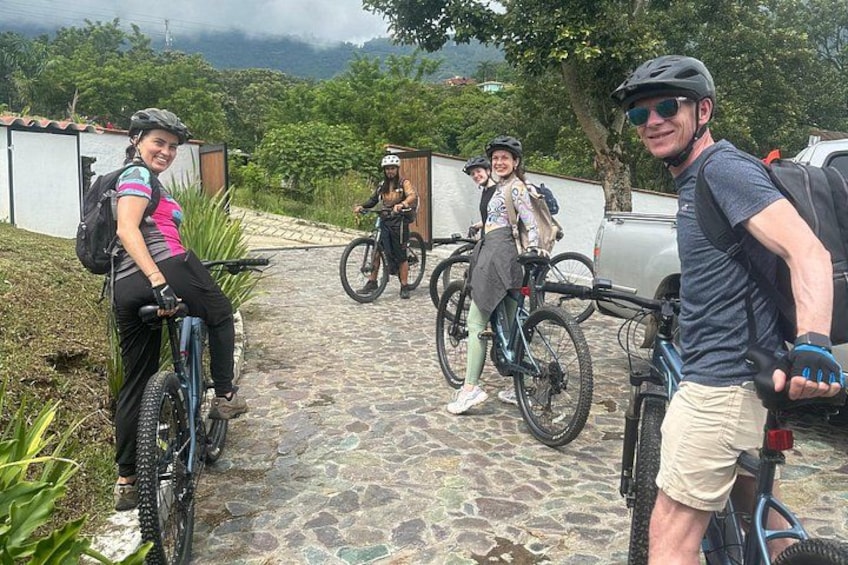 E-Bike adventure and Springs near Medellín + private transport 5