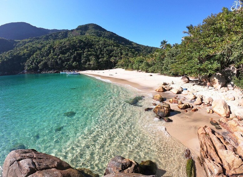 Picture 1 for Activity Ilha Grande Tour by Speedboat – The Most Complete Itinerary of the Island 2