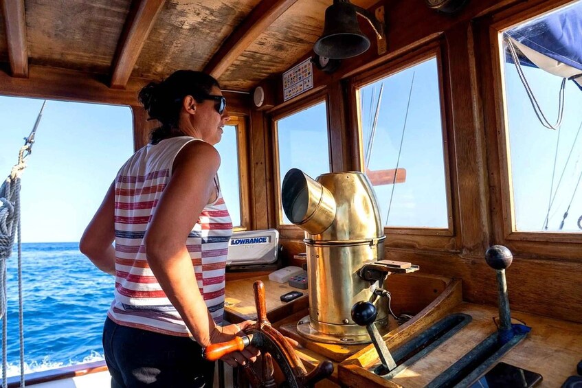 Picture 9 for Activity Palamós: Traditional Fishing Trip to Formigues Islands 2