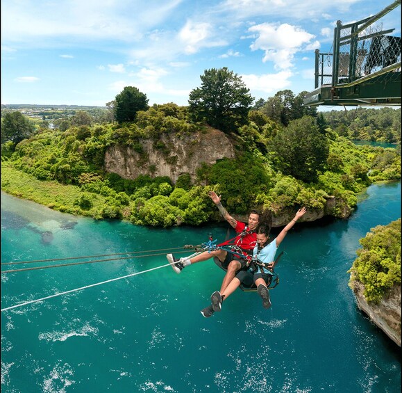 Taupō: AJ Hackett Taupō Swing - NZ's Only Cliff-Face Drop! 1
