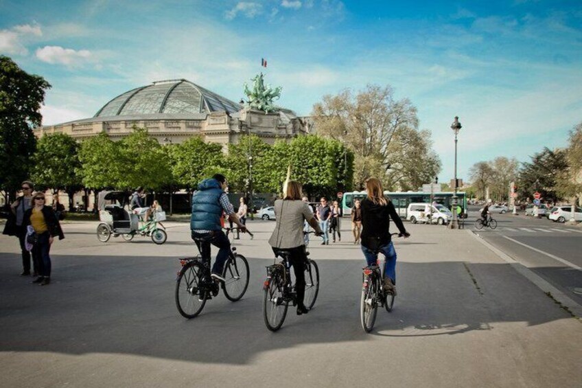 Explore Paris on a Private E Bike Tour 4