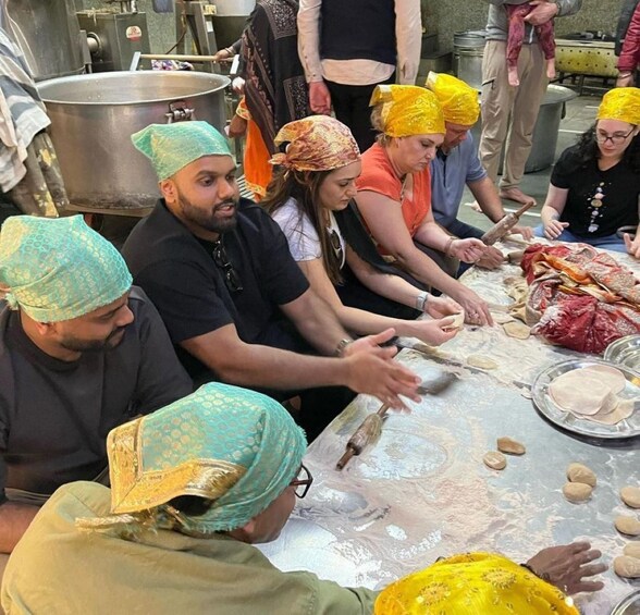 Picture 4 for Activity Delhi: Private Spiritual Guided Tour with Pickup and Drop 2
