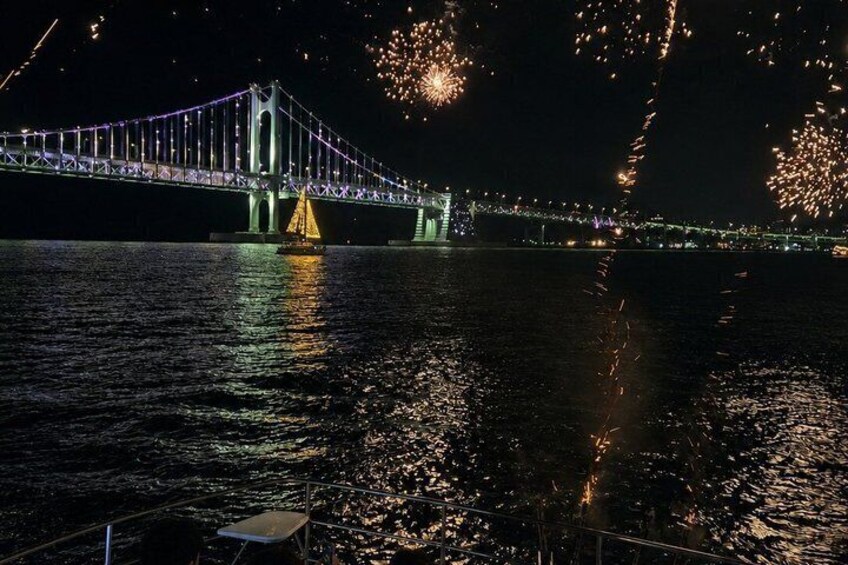 Busan's Gwangalli Beach Yacht Tour Experience 3