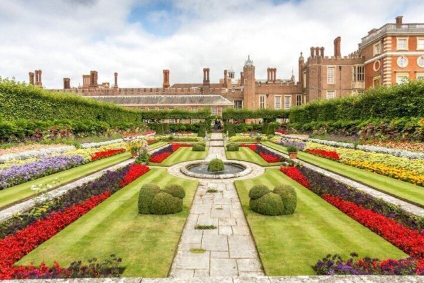 Hampton Court Palace Experience Pass 1