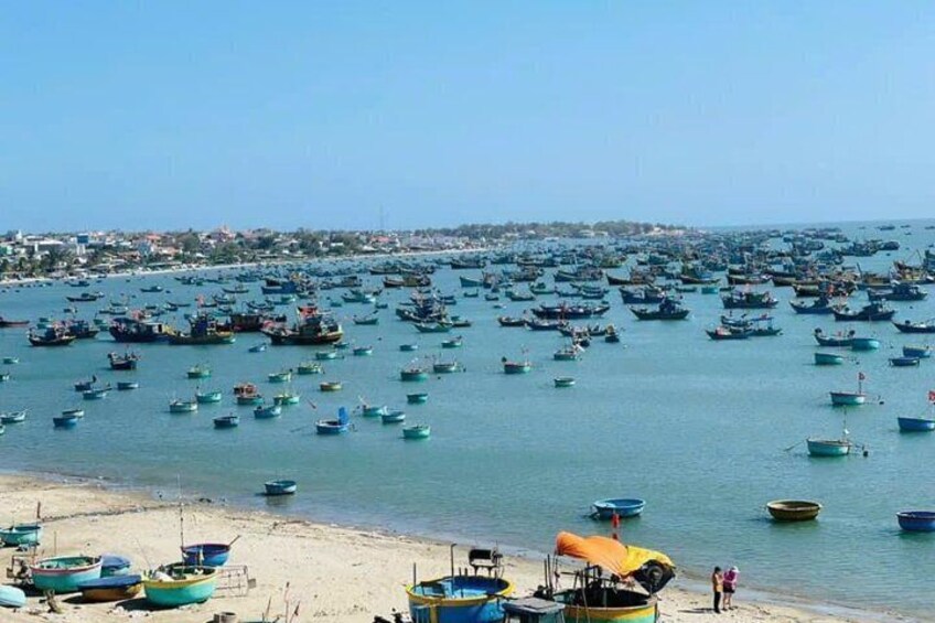 Mui Ne Sand Dunes Jeep Tour With Quad bike Experience 3