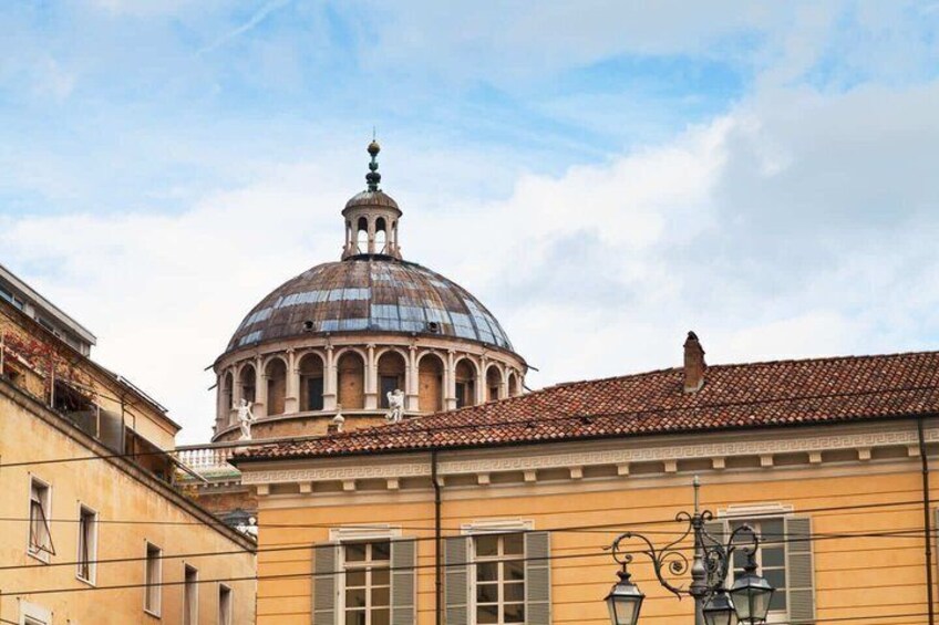 Hello Parma Private 2-Hour Intro City Walk with Local Guide 3