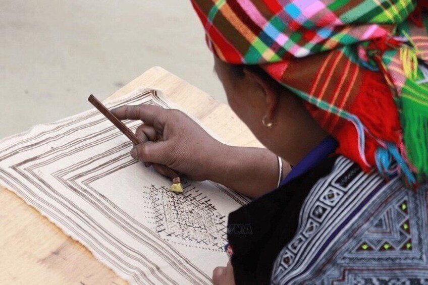 Sapa Private Hmong Batik and Embroidery with Local Artisans 5