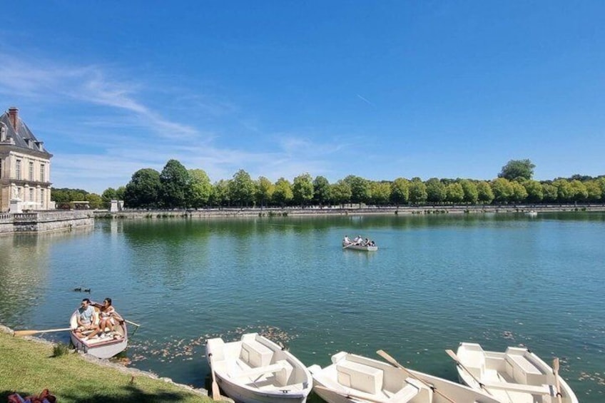 Château de Fontainebleau and Gardens Guided Day Trip from Paris 2