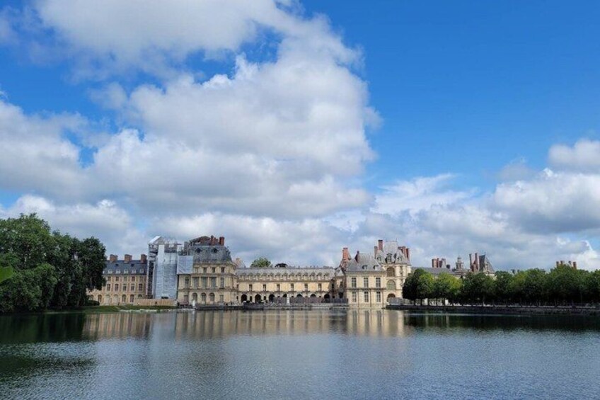 Château de Fontainebleau and Gardens Guided Day Trip from Paris 4