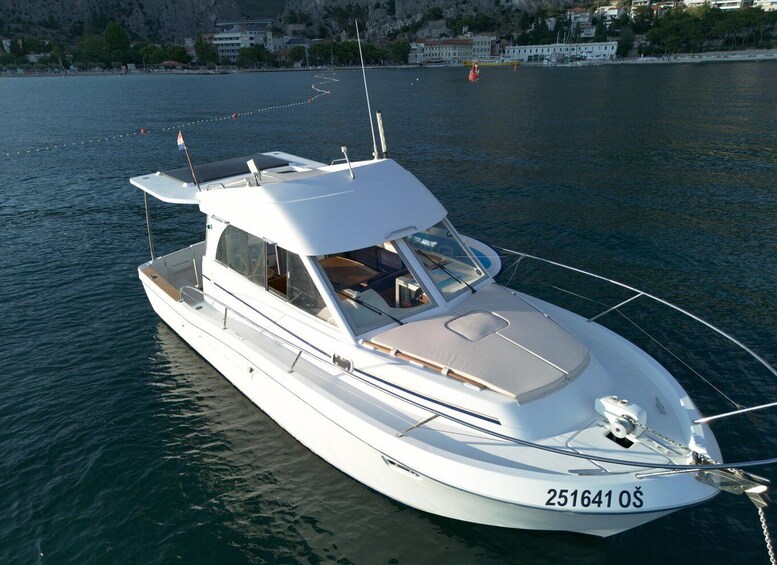 Omiš: Brač Island Private Boat Tour with Lunch & Drinks 1