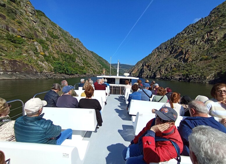 Picture 5 for Activity VIP Ribeira Sacra from Santiago: Direct Transfer to the Sil Canyons 2