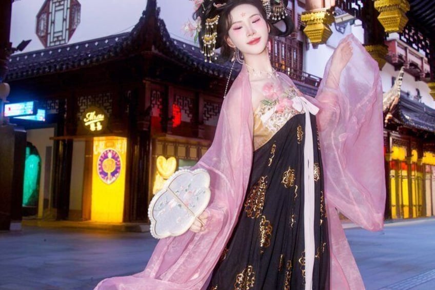 Hanfu Photoshoot Experience at Shanghai Yu Garden 1