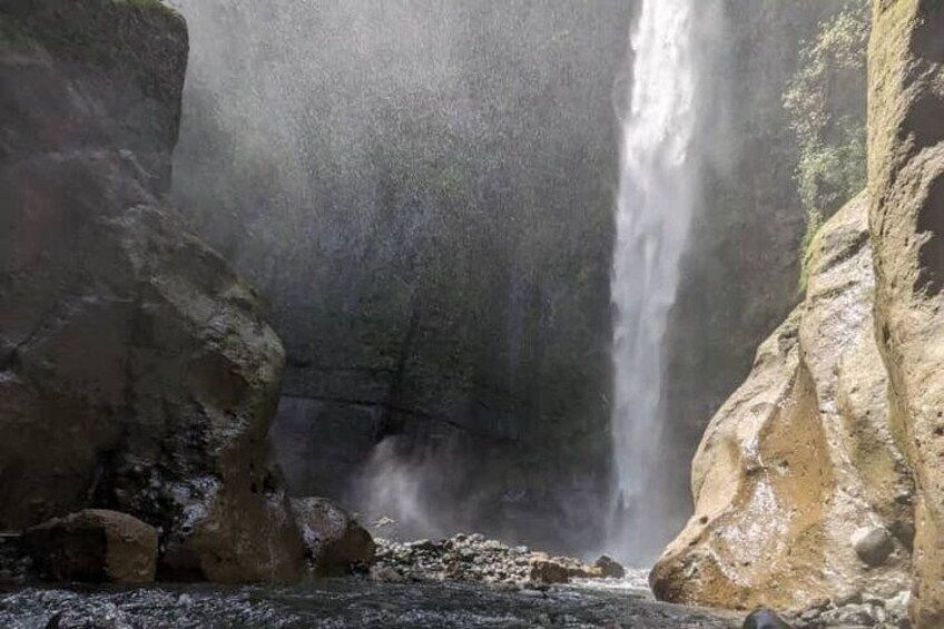 Private Napuru Waterfalls Classic Car Tour from Arusha 4