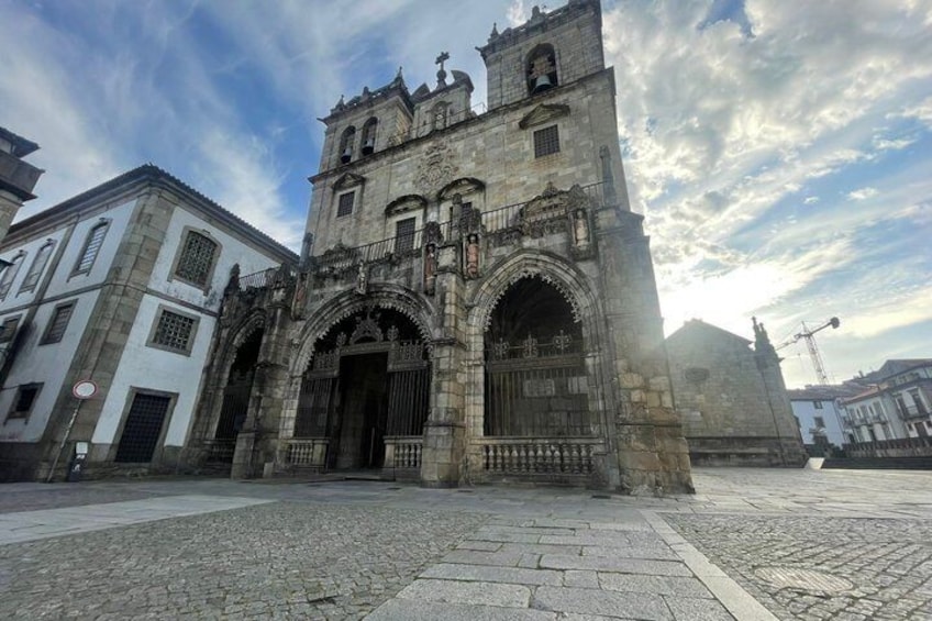 Braga Tour Sacred Sites and Old Town Highlights 3