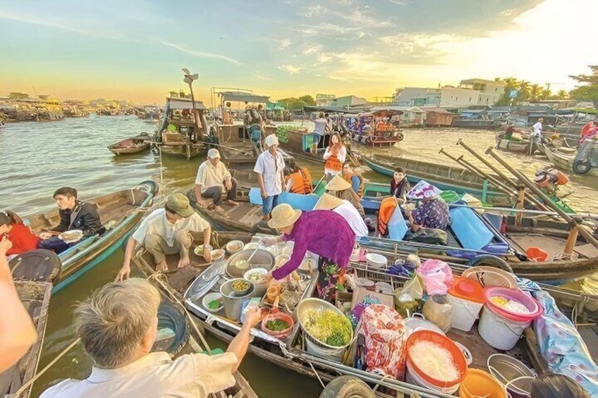 Half day Tour with Cai Rang Floating Market Cacao and Small Canal 1