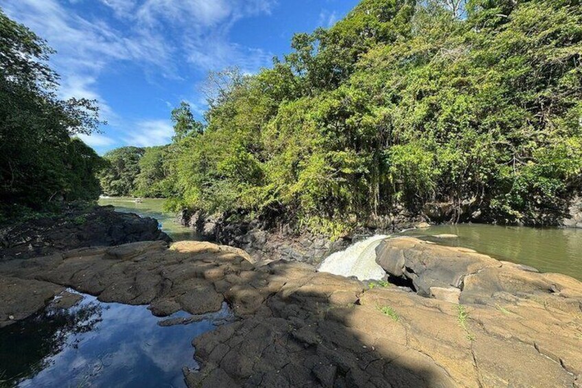 Speedboat Adventure to Île aux Cerf with Lunch, drink & waterfall 3