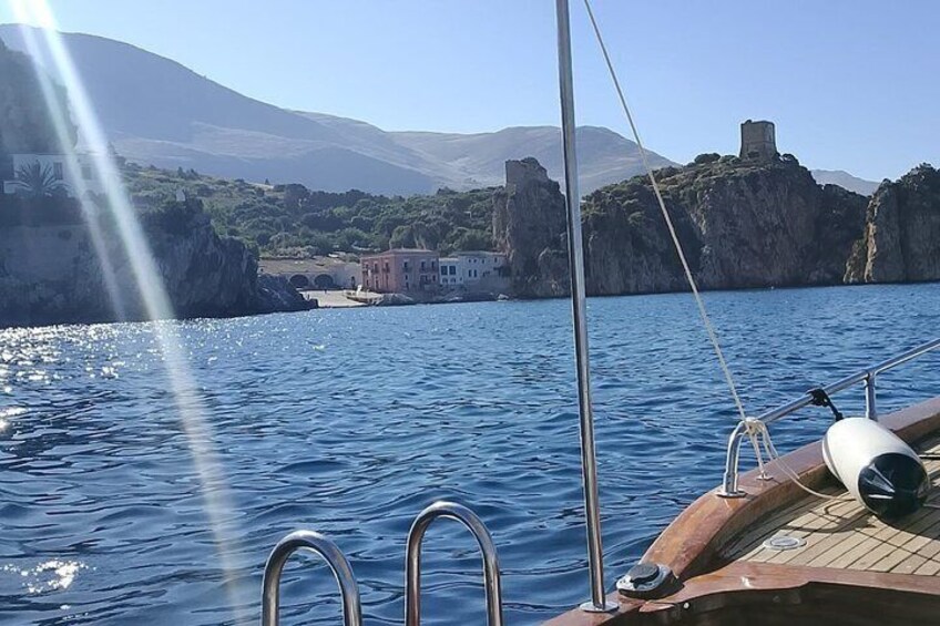 Castellamare del Golfo Excursion on Traditional Sicilian Gozzo 5