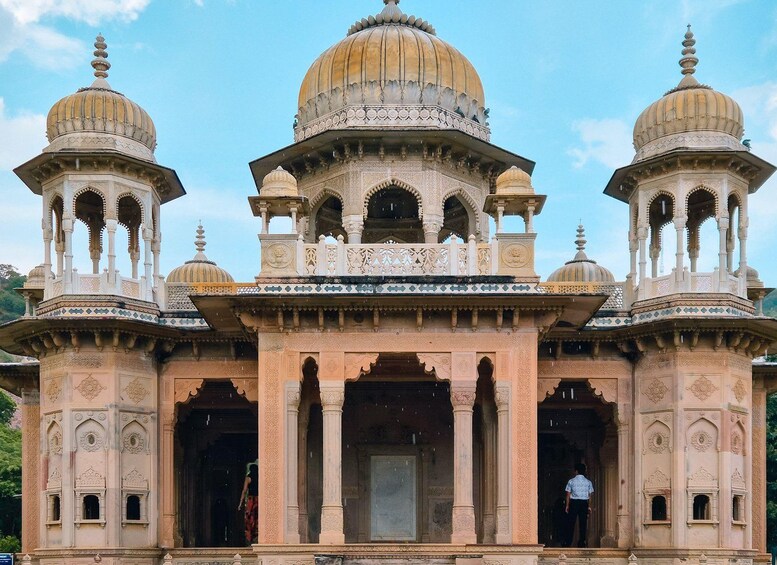 Picture 36 for Activity Jaipur Morning & Evening Temple Tour by Tuk-Tuk 2