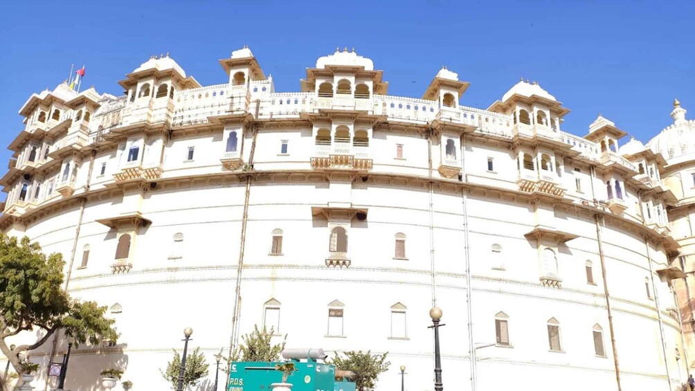 Picture 5 for Activity All Inclusive Udaipur City Sightseeing Tour with City Palace 5