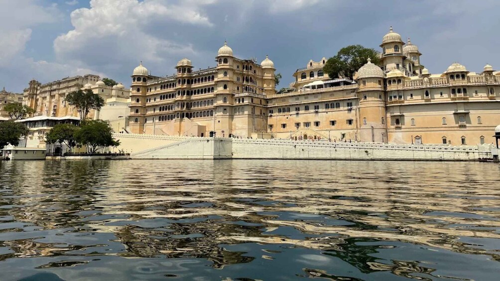 Picture 1 for Activity All Inclusive Udaipur City Sightseeing Tour with City Palace 3
