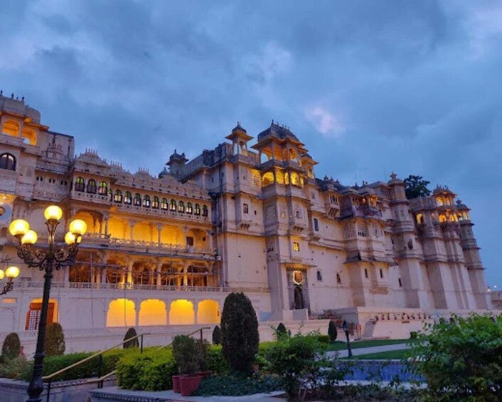 Picture 4 for Activity All Inclusive Udaipur City Sightseeing Tour with City Palace 4