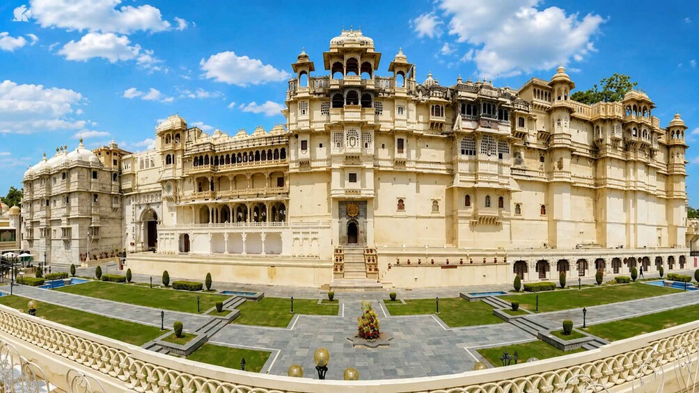 A grand palace with multiple domes and intricate architecture. 2