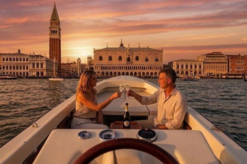 Murano Burano and Northern Lagoon Private Tour with Aperitif by Boat 1
