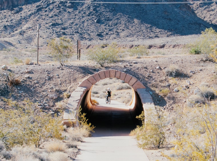 Bike and Kayak Lake Mead with Shuttle from Las Vegas 4