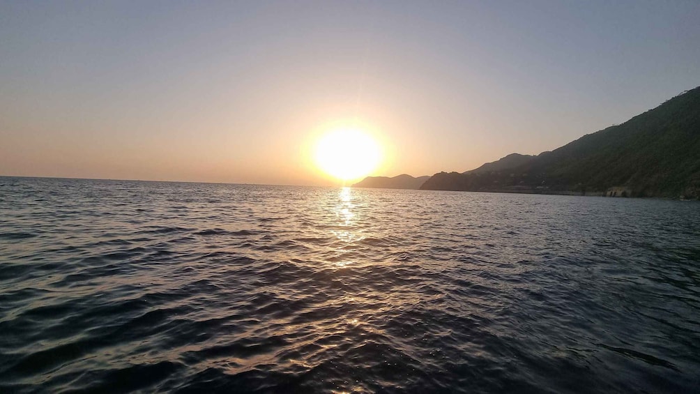 Picture 19 for Activity 5 TERRE: Boat Tour Golden Sunset! Local Captain Max 5 Guests 2