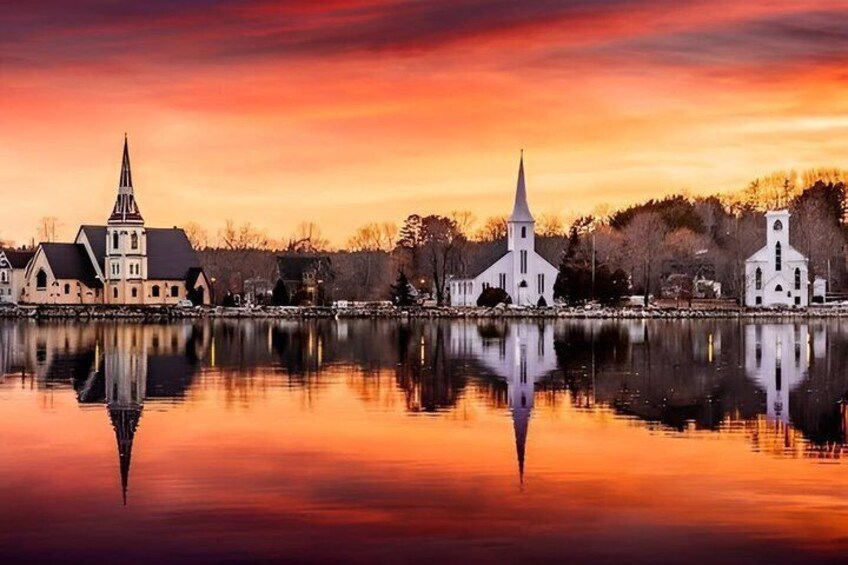 Explore Lunenburg, Mahone Bay, Swissair flight 111 & Peggy's Cove 3