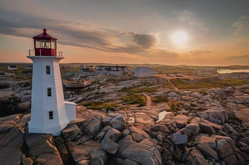 Classic Peggy's Cove Tours: Peggy's Cove, Citadel & Public Garden 3