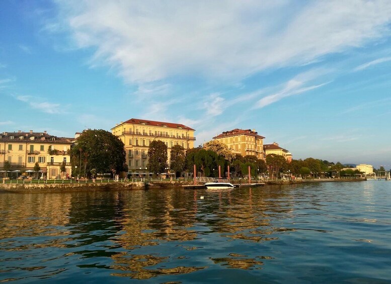 Stresa: Private Sunset Cruise and Dinner on Isola dei Pescatori 1