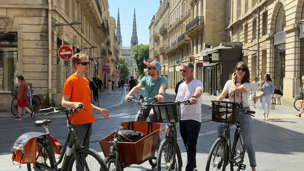 Picture 9 for Activity Bordeaux: Guided Bike Tour for All Ages in the Wine Capital 5