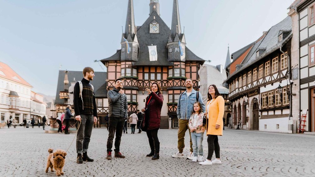 Wernigerode: Daily city tour "1000 Steps around the Town Hall" 1