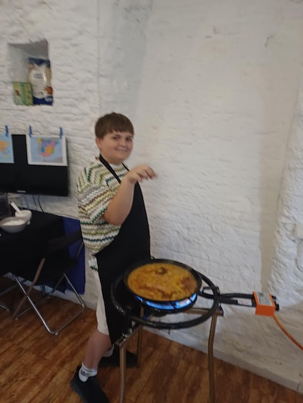 Picture 35 for Activity Madrid: Cook, toast, and enjoy an unlimited paella and sangria experience 5